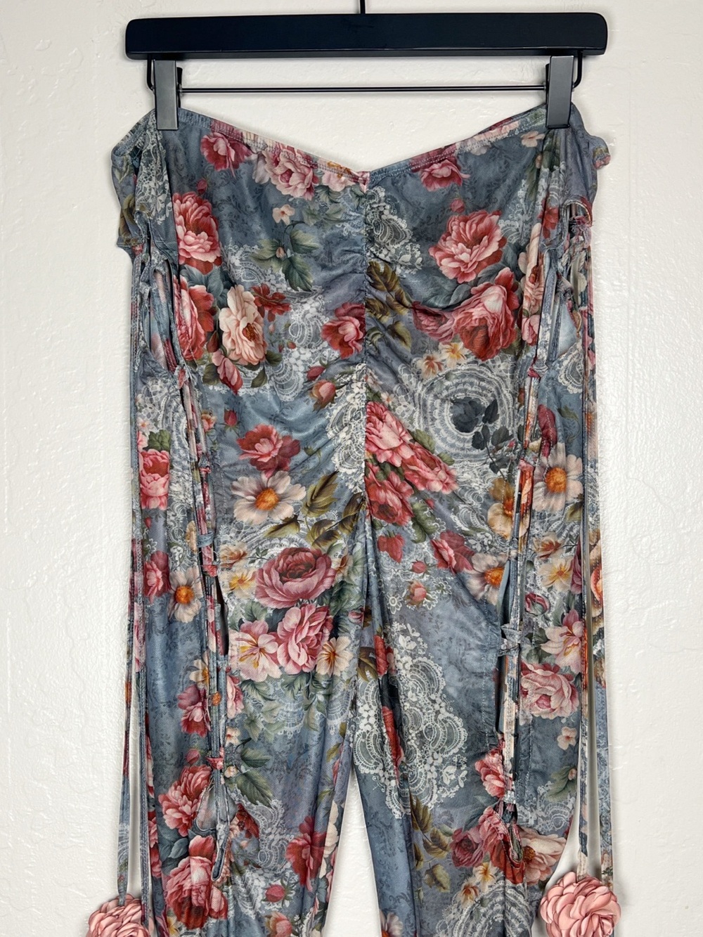 DOLLS KILL Current Mood Women’s Size 3X Floral Mesh Balcony Serenade Flare Pants - Picture 4 of 12